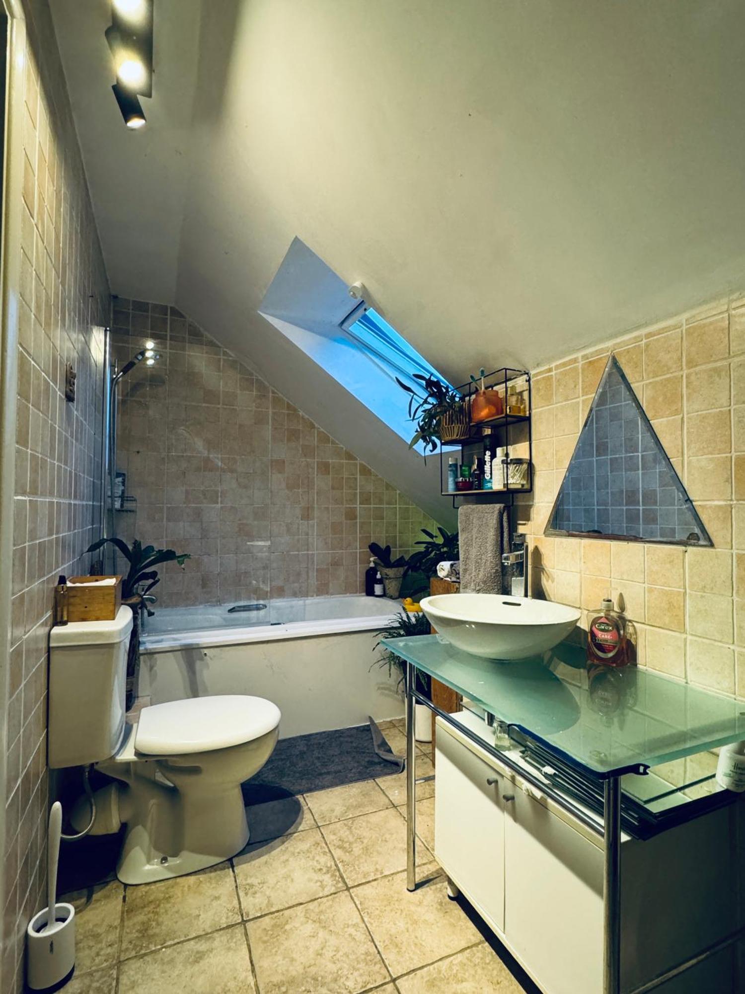 Private Room In A Stylish Flat Лондон Екстериор снимка