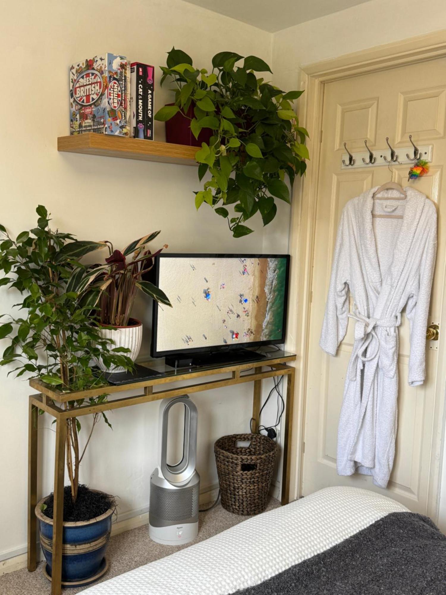 Private Room In A Stylish Flat Лондон Екстериор снимка